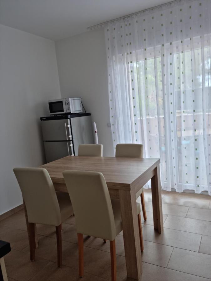 Appartments D&D Peroj Extérieur photo